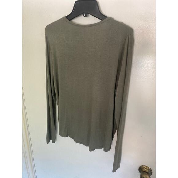 On the Road Anthropologie lightweight twist front long sleeve shirt - Picture 2 of 3